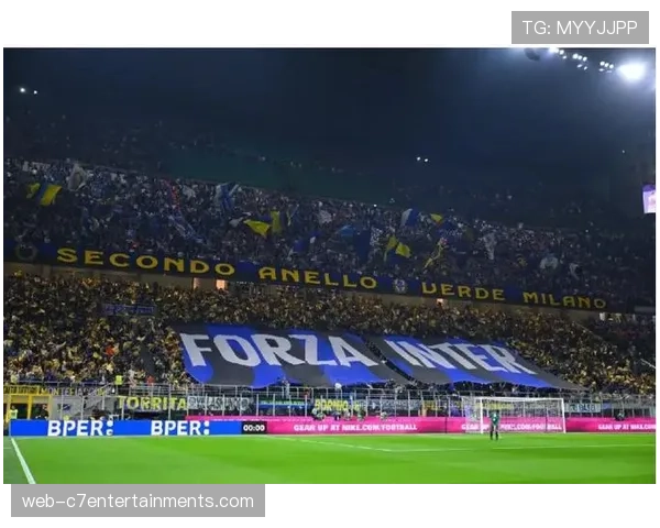 国米VS罗马：边翼卫宽度冲击为中场插上创造肋部空间